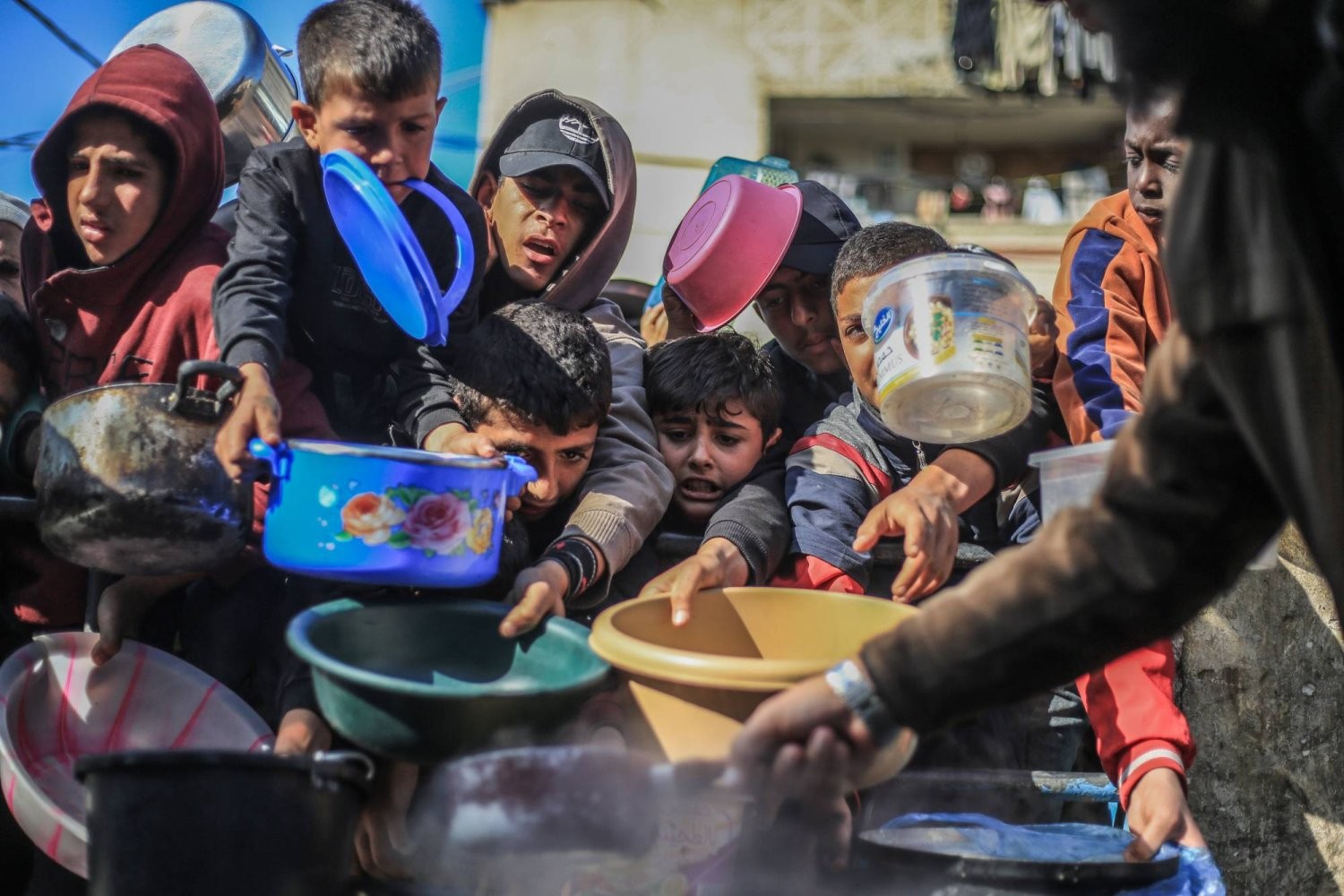 انهيار النظام في غزة يعوق الجهود الإنسانية
